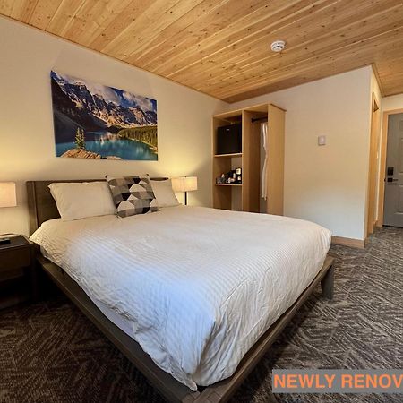 Elkhorn Lodge Vacation Rentals Банф Экстерьер фото