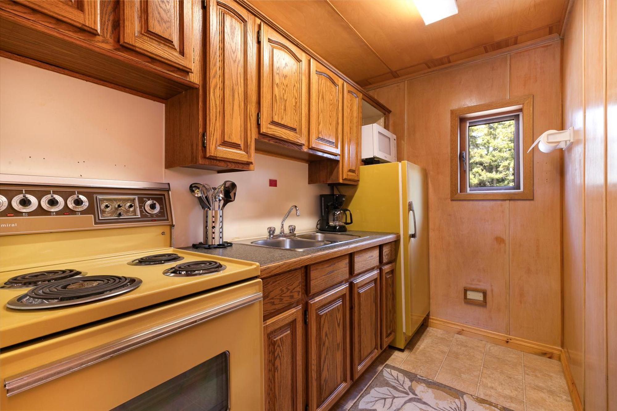Elkhorn Lodge Vacation Rentals Банф Экстерьер фото
