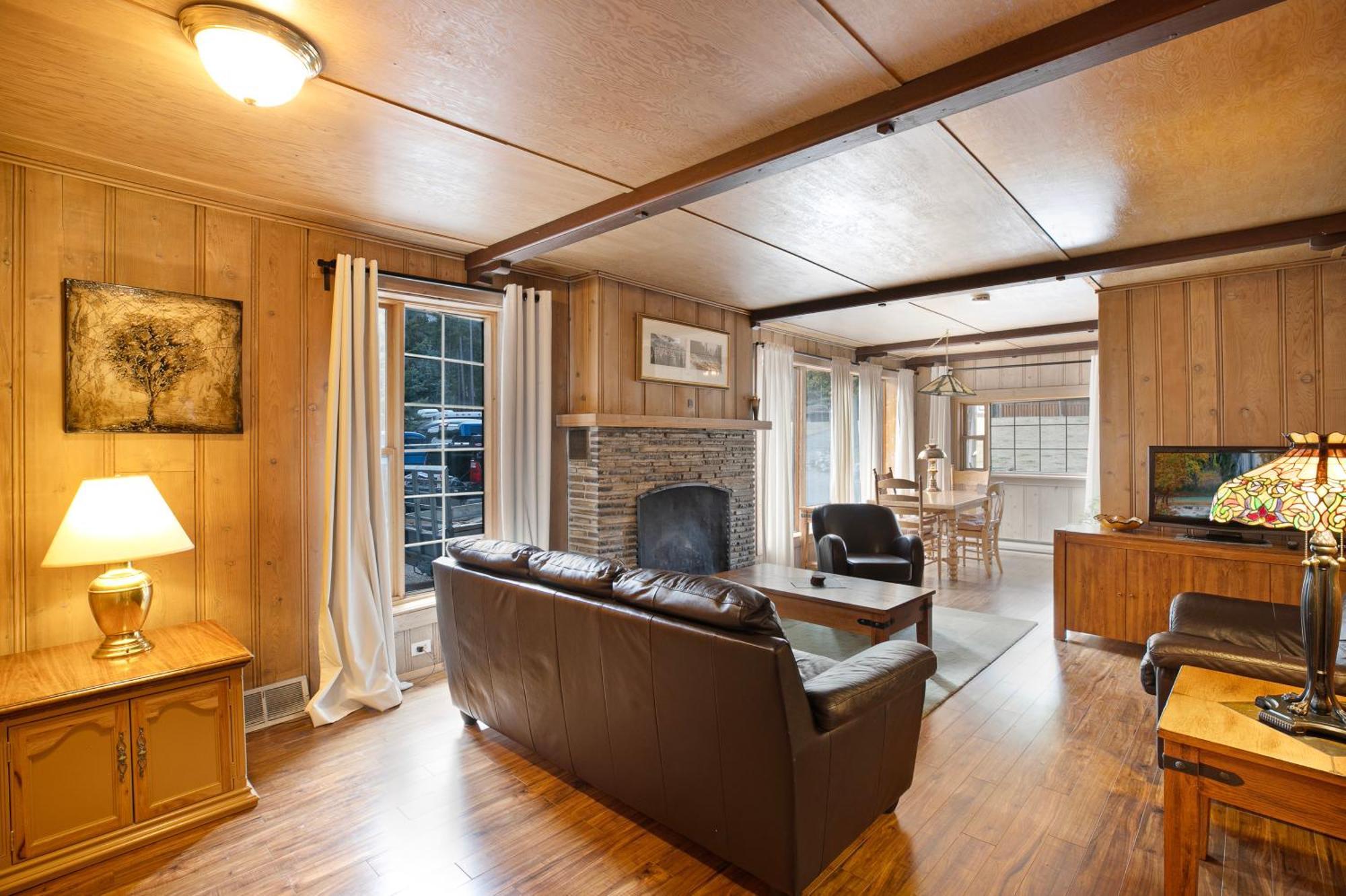 Elkhorn Lodge Vacation Rentals Банф Экстерьер фото