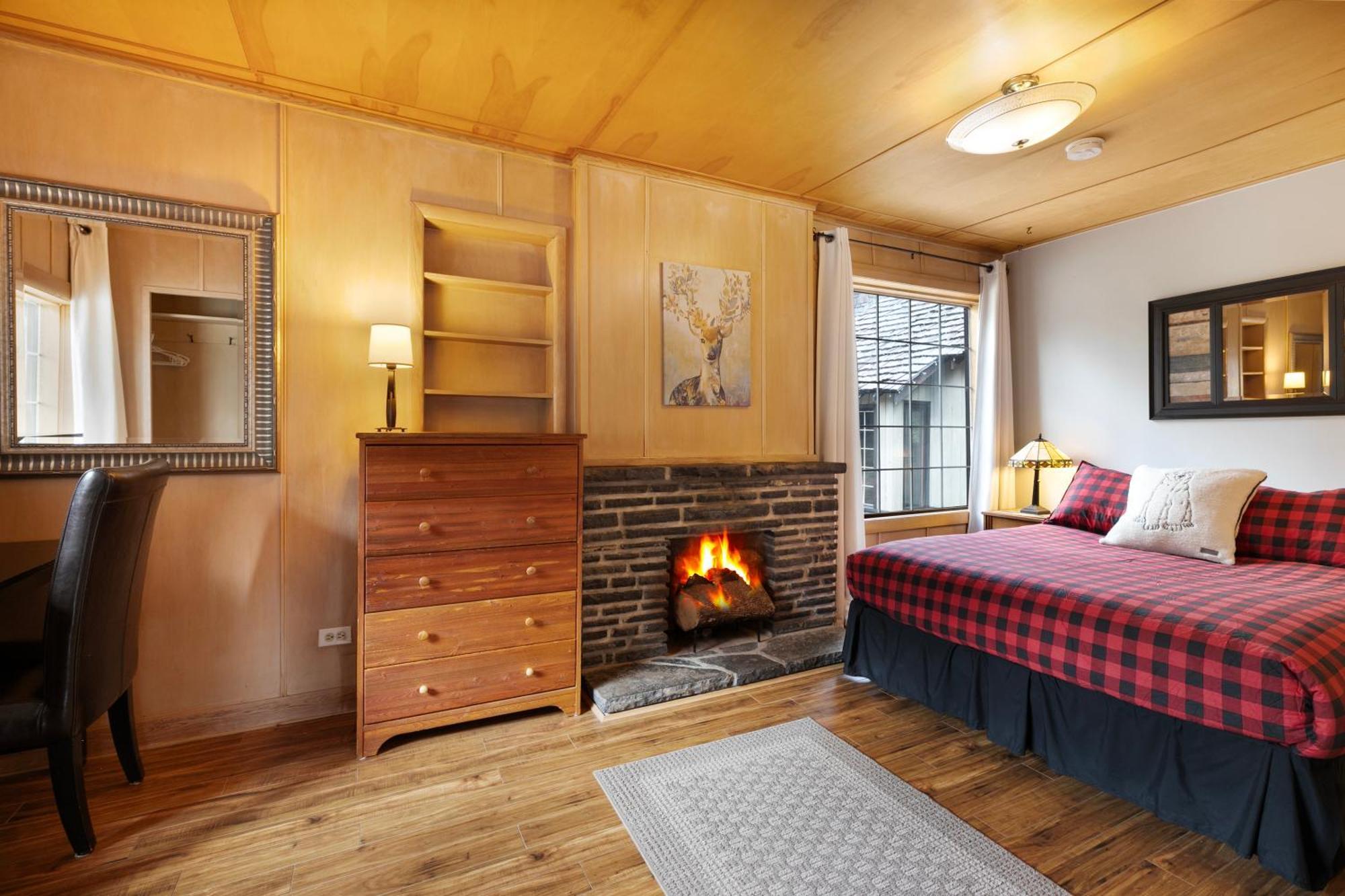 Elkhorn Lodge Vacation Rentals Банф Экстерьер фото
