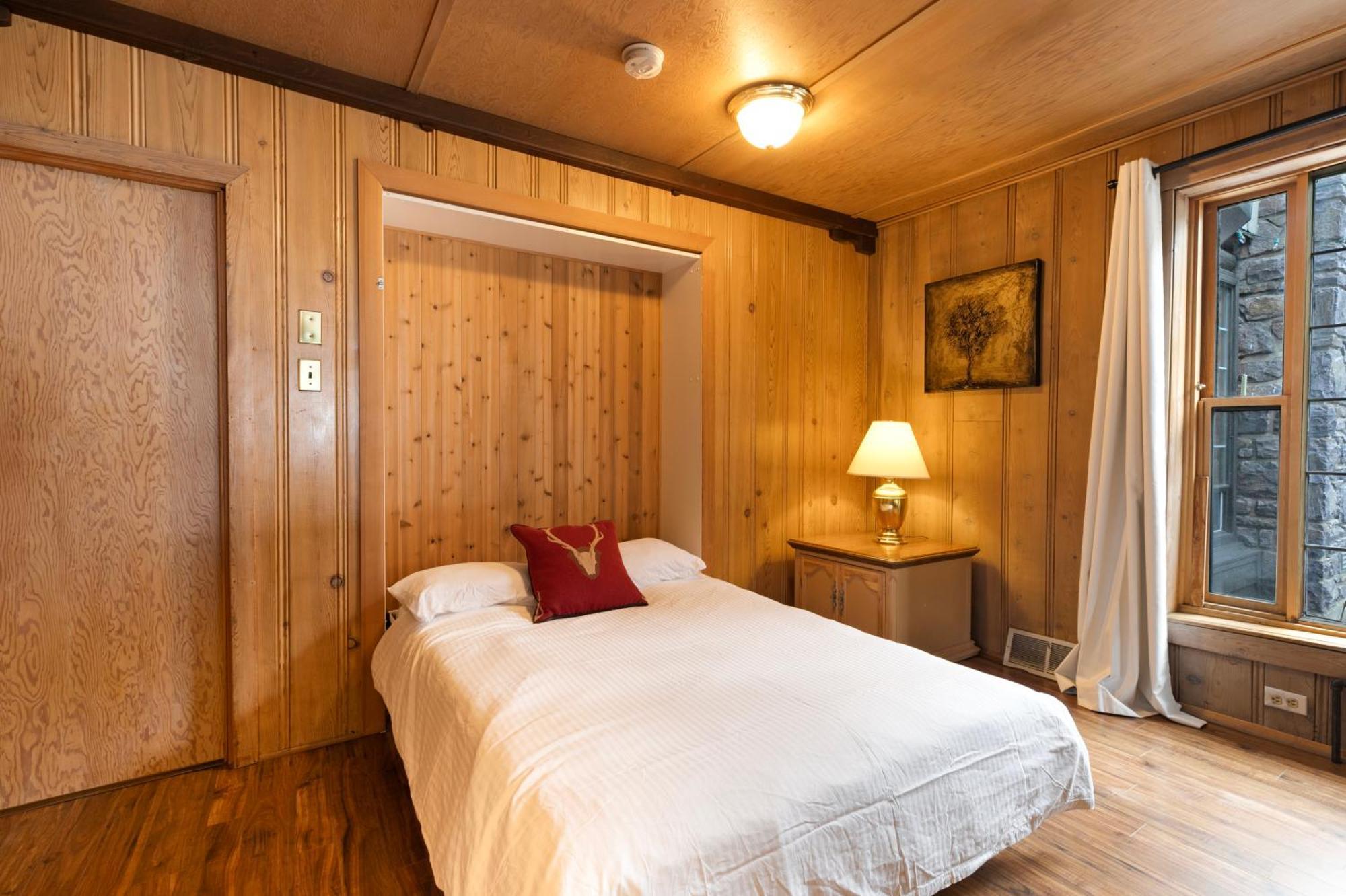 Elkhorn Lodge Vacation Rentals Банф Экстерьер фото