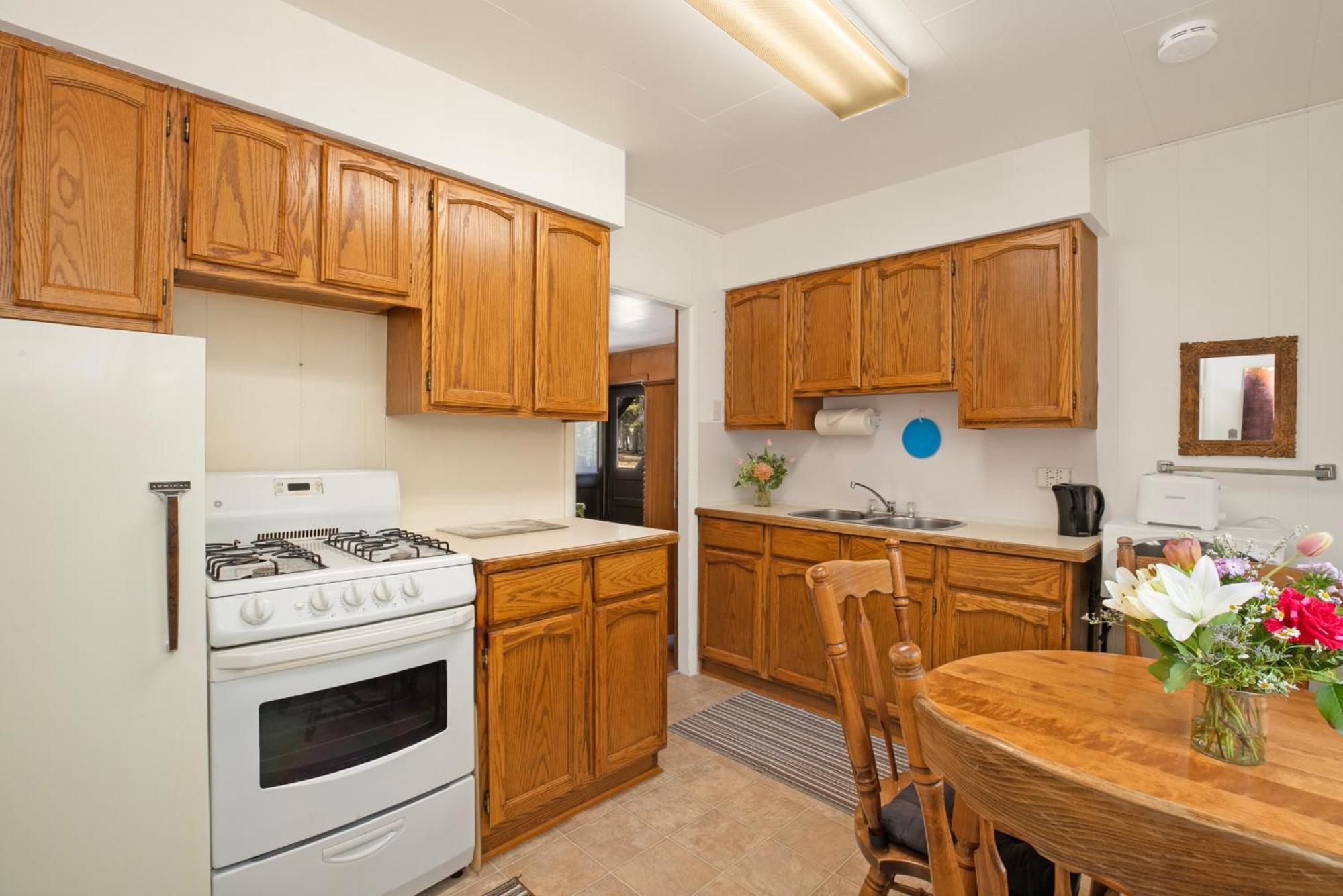 Elkhorn Lodge Vacation Rentals Банф Экстерьер фото